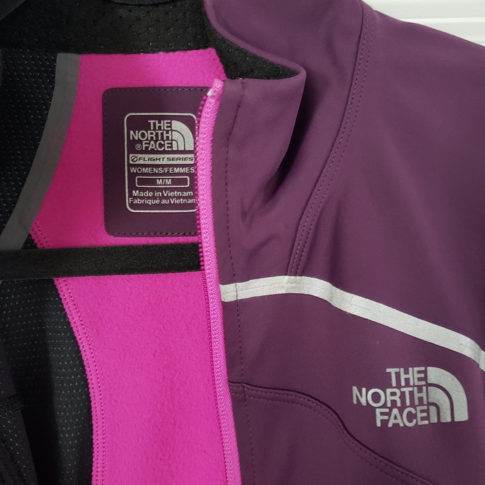 The NorthFace Windbreaker Medium - Picture 3 of 3